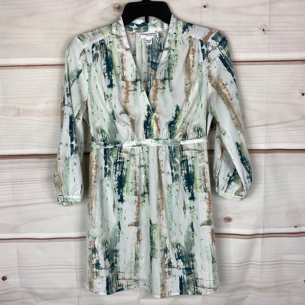 Liz Lange Top Womens XS Maternity Empire Waist V-Neck Printed Blouse 3/4 Sleeve